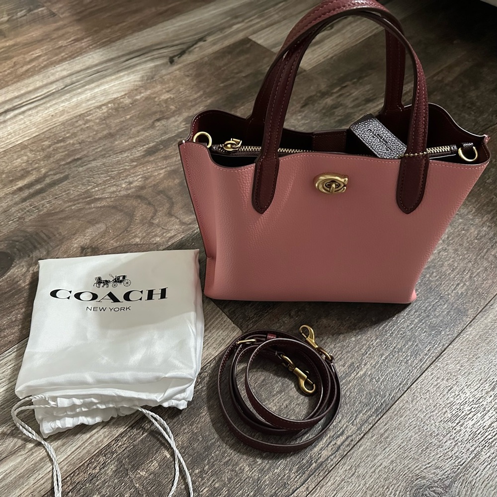 COACH Willow Tote– Like New